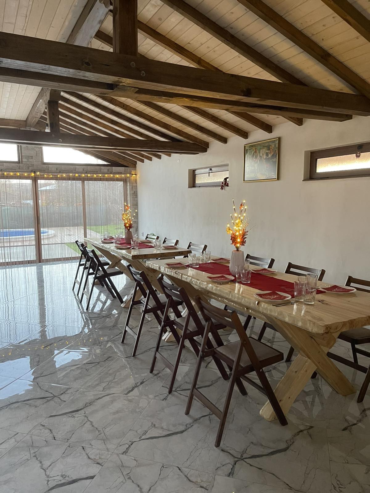 Двойна спалня с изглед