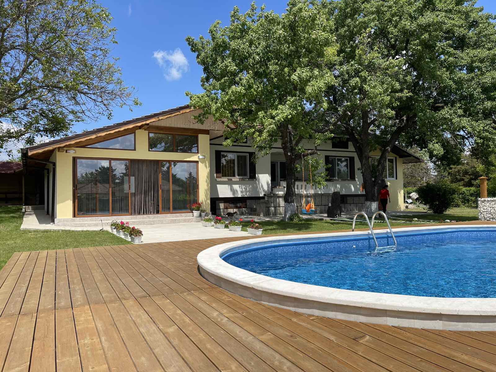 Къща за гости Сребърски рай с басейн – панорамен изглед