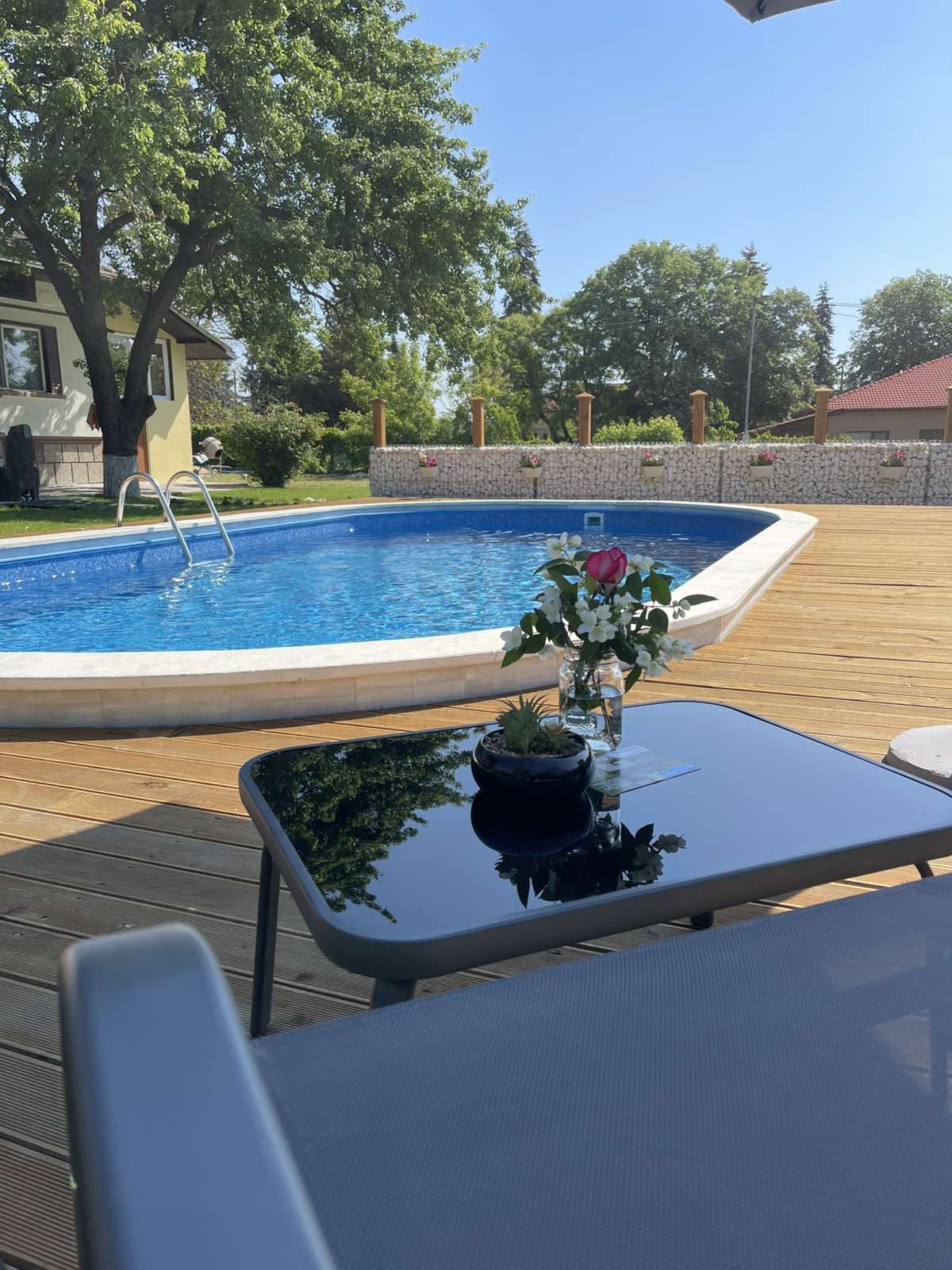 Басейн отблизо